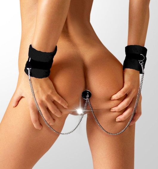 Наручники із пробкою Art of Sex Handcuffs with Metal Anal Plug M Чорний | Зображення 2