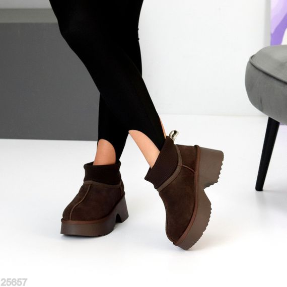 Модні замшеві уггі з манжетом на товстій підошві колір Шоколад | Зображення 5