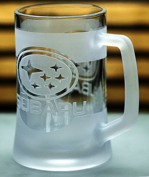 Пивний кухоль Subaru Субару 670 мл з гравіюванням Подарунок автолюбителю  Келих з логотипом авто та легендарний слоган | Зображення 7