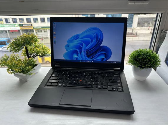 Ноутбук Lenovo T440P 14.1" HD i5 Nvidia 720 M 2 Gb Video  Б/У | Зображення 3