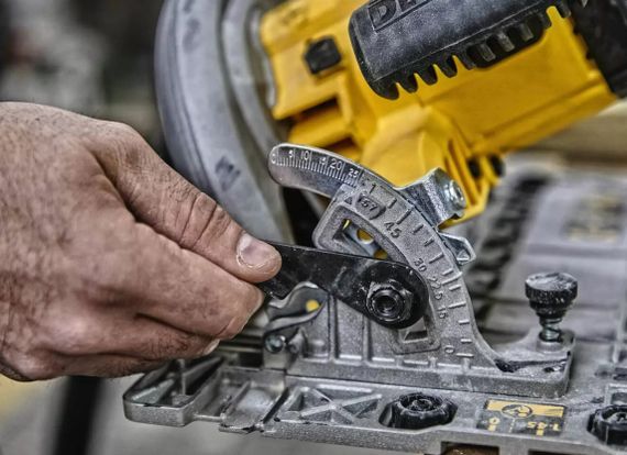 Пила дискова мережева DeWalt DWE576K | Зображення 2