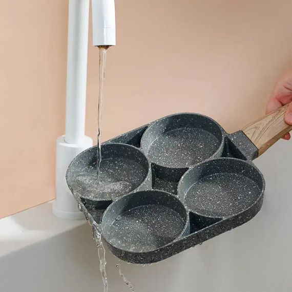 Антипригарная сковорода на 4 отделения для блинов и яичницы / Порционная сковорода для жарки яиц / Кухонная сковорода | Зображення 4