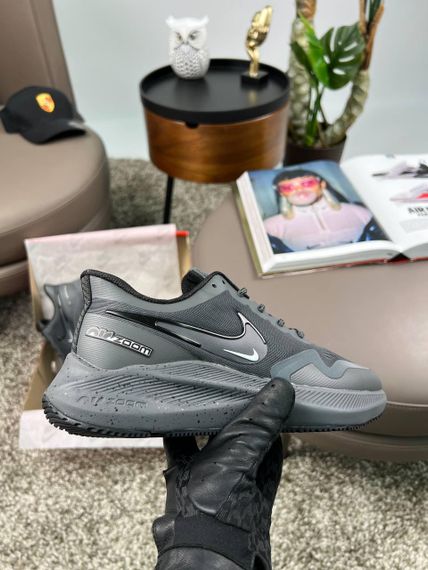 Мужские кроссовки Air Zoom Winflo 8 Shield Dark Grey Space весна / літо / осінь A3645 44 28 см | Зображення 2