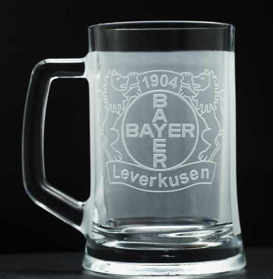 Подарочный бокал для пива 670 мл с гравировкой лого футбольного клуба Байер Леверкузен, подарок для друга | Зображення 1