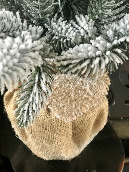 Ялинка Classic лита в мішковині 70 см засніжена | Зображення 4