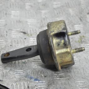 Подушка двигуна ліва 1.9 TDI 2.4 D Volkswagen Transporter T4 96-03 Лапа опора мотора Фольксваген 7D0399107AA
