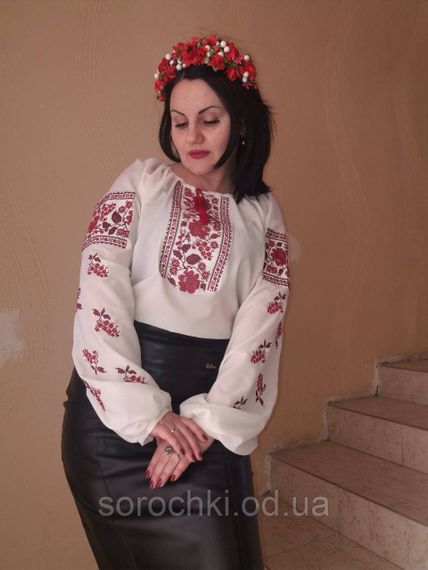 Вишиванка біла , жіноча , вишиванка, квіти , "маки з виноградом" колір вишивки-червоний Матеріал-шифон | Зображення 1