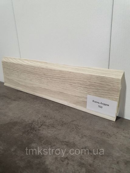 Плинтус ПВХ Grun Holz 2500*70*22мм Ясень Алден 763