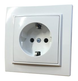 Розетка внутренней установки 1-я з/к белая IP20 Malta Ny95000958