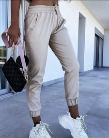 Женские брюки-джоггеры укороченные из эко кожи MI551 размер 50/52, цвет бежевый