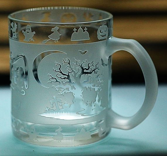 Скляна чашка 320 мл з гравіюванням Геловін Halloween  кружка з відьмою гарбузами та привидами  Тематичний подарунок | Зображення 6