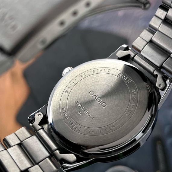 Чоловічий годинник Casio MTP-V002D-1B | Зображення 4