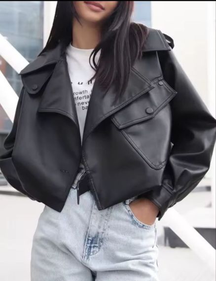 Жіноча куртка косуха коротка еко шкіра колір чорний, розмір S  Nb01998