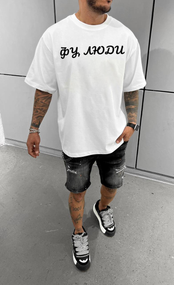 Футболка з мерчем