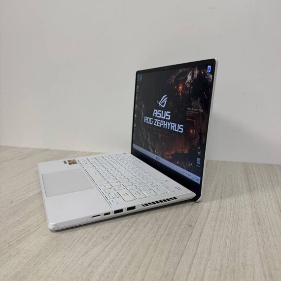 Игровой ультрабук Б-класс Asus ROG Zephyrus G14 GA402XV / 14" (2560x1600) IPS / AMD Ryzen 9 7940HS (8 (16) ядер по 4.0 - 5.2 GHz) / 16 GB DDR5 / 512 GB SSD NVMe / nVidia GeForce RTX 4060, 8 GB GDDR6, 128-bit / WebCam б/у | Зображення 4