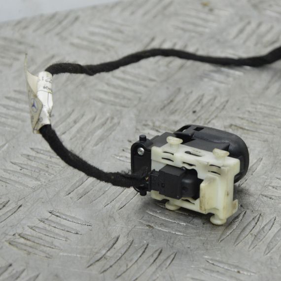 Кнопка склопідйомника Mercedes C-Class W203 2000-2007 Кнопка скла передня права Мерседес A2038200210 | Зображення 1