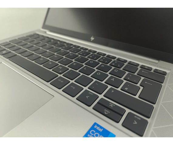 Ультрабук HP EliteBook 830 G8 / 13.3" (1920x1080) IPS / Intel Core i5-1145G7 (4 (8) ядра по 2.6 - 4.4 GHz) / 16 GB DDR4 / 240 GB SSD / Intel Iris X Graphics / WebCam б/у | Зображення 2