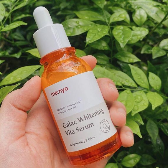 Мультивитаминная сыворотка Manyo Factory Galac Whitening Vita Serum 50 мл | Зображення 2