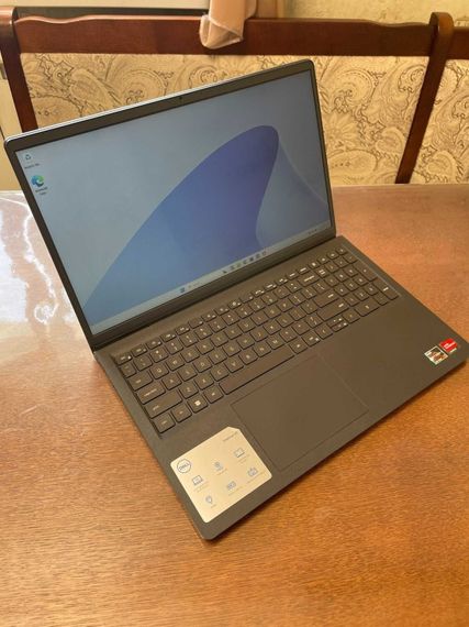 Ультрабук Dell Inspiron 15 3535 / 15.6" (1920x1080) IPS / AMD Ryzen 7 7730U (8 (16) ядер по 2.0 - 4.5 GHz) / 16 GB DDR4 / 256 GB SSD / AMD Radeon Vega 8 Graphics / WebCam б/в | Зображення 1