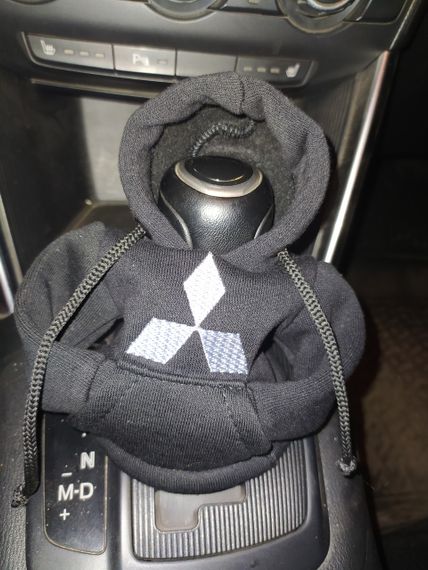 Чехол кофта Худи аксессуар на КПП Car Hoodie мицубиси Mitsubishi черный  подарок автомобилисту 10070