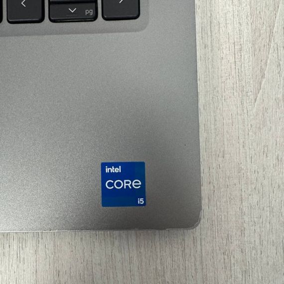 Ультрабук Б-класс Dell Latitude 5320 / 13.3" (1920x1080) IPS / Intel Core i5-1145G7 (4 (8) ядра по 2.6 - 4.4 GHz) / 16 GB DDR4 / 128 GB SSD / Intel Iris Xe Graphics / WebCam  б/у | Зображення 3
