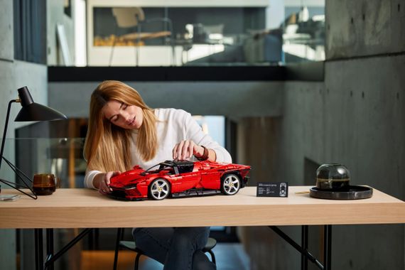 Конструктор LEGO Technic Ferrari Daytona SP3 42143 | Зображення 1