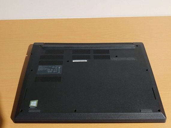 Ультрабук Б-класс Lenovo ThinkPad E485 / 14" (1366x768) TN / AMD Ryzen 7-2700U (4 (8) ядра по 2.8 - 3.8 GHz) / 8 GB DDR4 / 120 GB SSD / AMD Radeon Vega 8 Graphics / WebCam б/у | Зображення 7