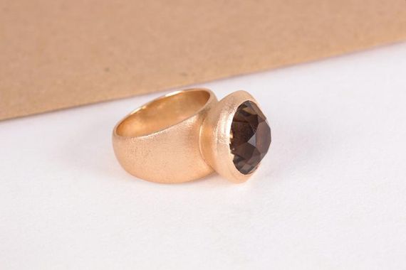 Кольцо из матового красного золота с Раухтопазом и бриллиантом 19 | Зображення 4