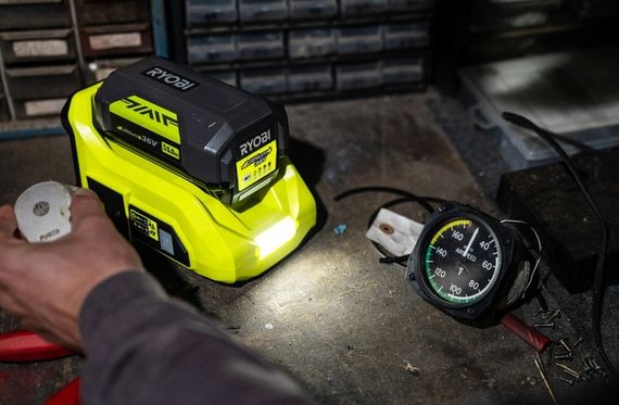 Інвертор напруги акумуляторний Ryobi RY36BI300A-0, MAX POWER 36В, 220В, 300Вт/500Вт пікова, (без АКБ та ЗУ) (5133004893) | Зображення 5