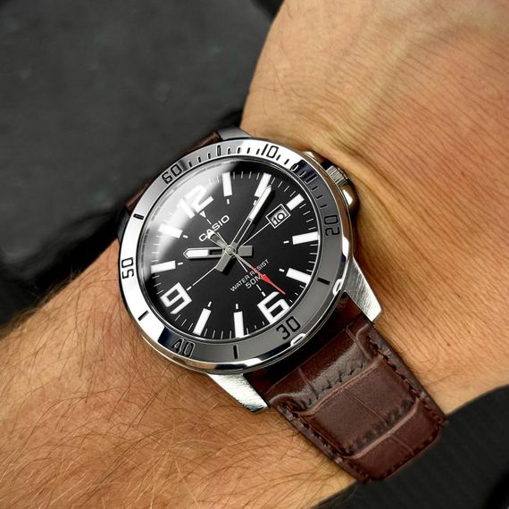 Чоловічий годинник Casio MTP-VD01L-1BVU | Зображення 3