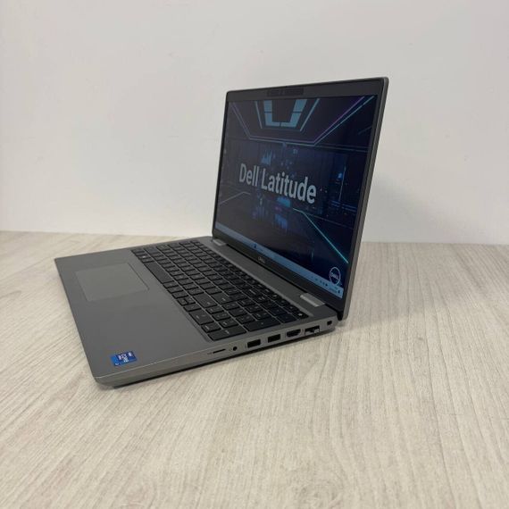 Ультрабук Б-класс Dell Latitude 5521 / 15.6" (1920x1080) IPS / Intel Core i7-11850H (8 (16) ядер по 2.5 - 4.8 GHz) / 16 GB DDR4 / 512 GB SSD / nVidia GeForce MX450, 2 GB GDDR6, 64-bit / WebCam б/у | Зображення 5