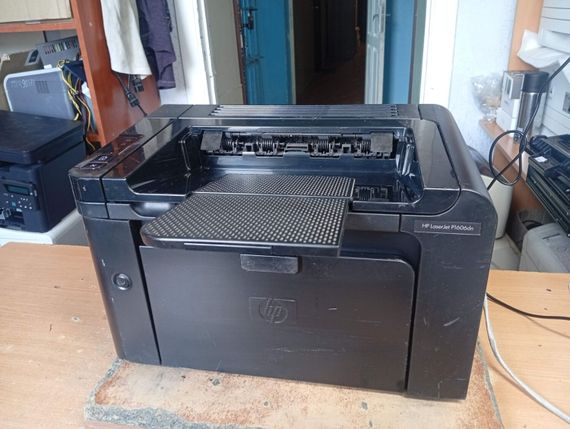 Принтер HP LaserJet Pro P1606dn / лазерний монохромний друк / 600x600 dpi / A4 / 25 стор / хв / USB 2.0, Ethernet / Двосторонній друк Дуплекс б/в | Зображення 2
