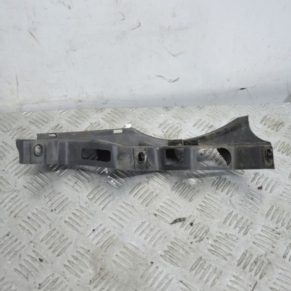 Кронштейн бампера передній правий Volkswagen Passat B6 2005-2010 Кріплення бампера прав Фольксваген 3C0807890 | Зображення 1