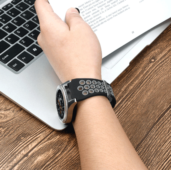 Спортивный ремешок с перфорацией для часов Samsung Galaxy Watch 46 mm SM-R800 - Black&Grey | Зображення 4