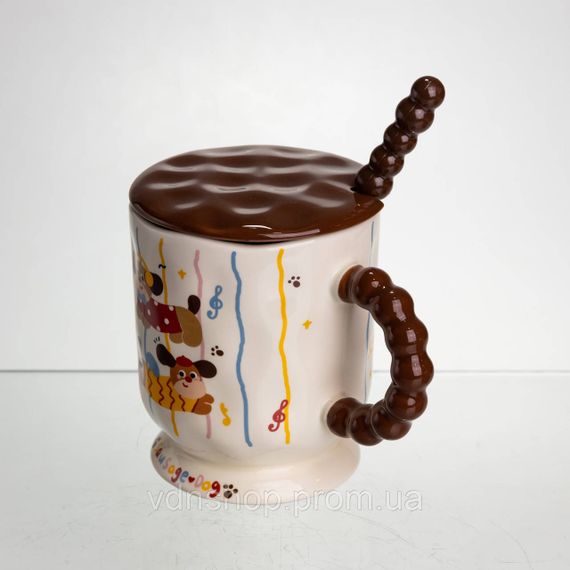 Новорічна порцелянова чашка "Весела Такса" з кришкою та ложкою 400 мл, Святкова кружка чашка для дітей на подарунок FM-17C | Зображення 1