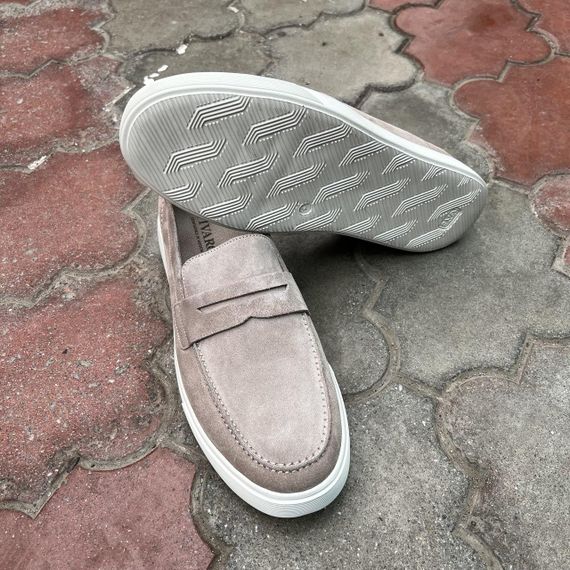 Мужские замшевые лоферы бежевого цвета 40 размера | Зображення 4