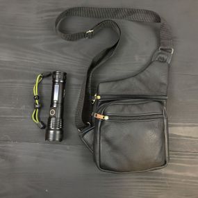 Подарочный набор 2В1! Сумка кожаная + профессиональный фонарь: LX-688 POLICE BL-X71-P50