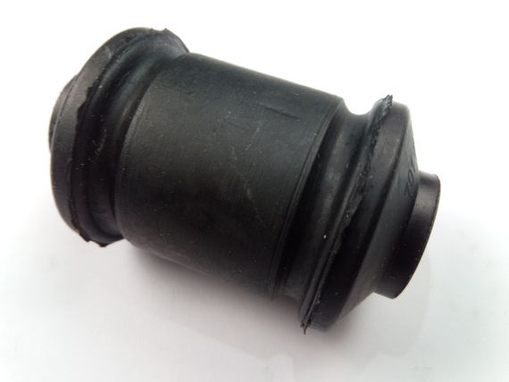 Сайлентблок переднього нижнього важеля (передній) T4 -96, Lemforder (14556 01) (701407183) | Зображення 2