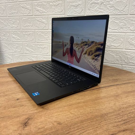 Ультрабук Б-класс Dell Latitude 7520 / 15.6" (1920x1080) IPS / Intel Core i5-1135G7 (4 (8) ядра по 2.4 - 4.2 GHz) / 8 GB DDR4 / 256 GB SSD / Intel Iris Xe Graphics / WebCam б/у | Зображення 4
