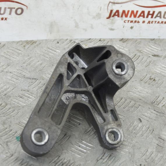 Кронштейн коробки передач 2.0 бенз Mazda 3 BK 2003-2009 Кріплення КПП Мазда 3 3M517M125TD | Зображення 1