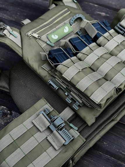 Плитоноска швидкого скидання з боковими карманами + тройний підсумок під магазини олива. | Зображення 2