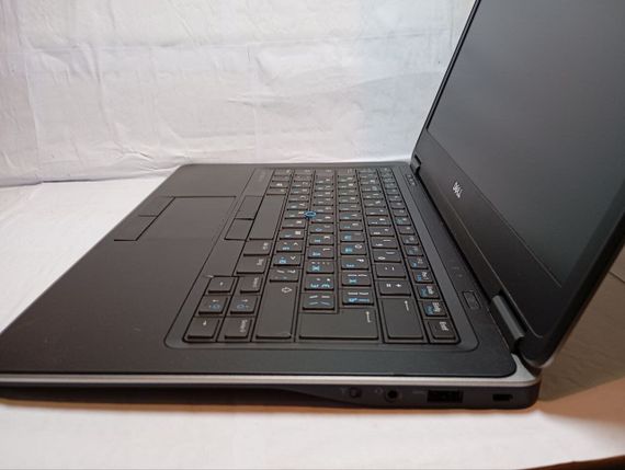 Ультрабук Б-клас Dell Latitude E7440 / 14" (1920x1080) TN / Intel Core i5-4300U (2 (4) ядра по 1.9 - 2.9 GHz) / 8 GB DDR3 / 256 GB SSD / Intel HD Graphics 4400 / WebCam б/в | Зображення 5