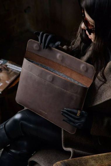 Чохол для ноутбука вінтажний Incarne Klouz MacBook Pro 13" 2016-2025 klouz-brown-vintage-pro-13 коричневий | Зображення 2