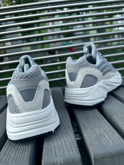 Adidas Yeezy Boost 700 V2 Static (light gray) | Зображення 6