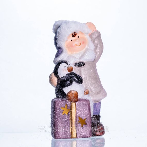 Новорічна фігурка з підсвіткою Дівчинка з пінгвіном із фарфору 9×10×19 (см) новорічний декор для дому, квартири на подарунок | Зображення 1