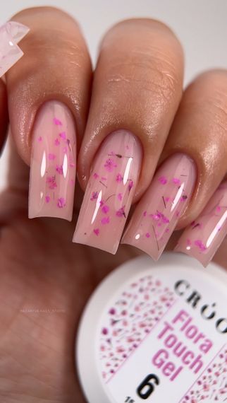 Гель для наращивания ногтей Crooz Flora Touch Gel 06 (с сухоцветами) 15мл | Зображення 3