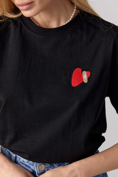 Трикотажна футболка з вишитим серцем - чорний цвет, L (є розміри) | Зображення 3