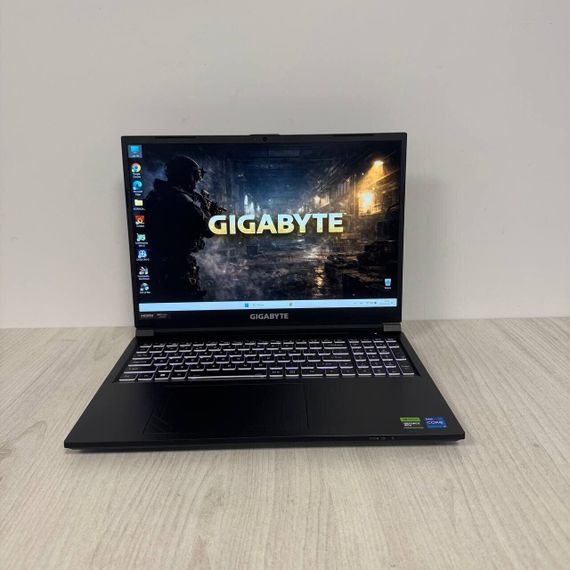Игровой ноутбук Б-класс Gigabyte G6 KF / 16" (1920x1200) IPS / Intel Core i7-13620H (10 (16) ядер по 3.6 - 4.9 GHz) / 16 GB DDR4 / 512 GB SSD / nVidia GeForce RTX 4060, 8 GB GDDR6, 128-bit / WebCam б/у | Зображення 1