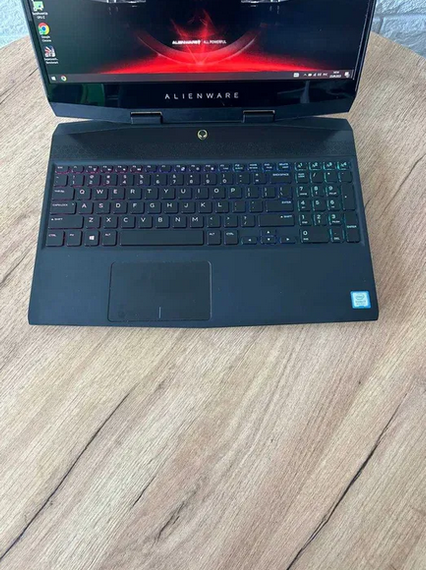 Ноутбук Dell Alienware m15 RED 15,6" 144Hz i7 8750H 16Gb SSD 1Tb RTX 2080 MaxQ Б/В | Зображення 1