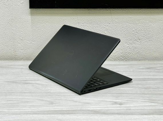 Ультрабук Б-класс Dell Vostro 3520 / 15.6" (1920x1080) IPS / Intel Core i5-1235U (10 (12) ядер по 3.3 - 4.4 GHz) / 16 GB DDR4 / 512 GB SSD M.2 / Intel Iris Xe Graphics / WebCam / Win 11 Pro б/у | Зображення 4
